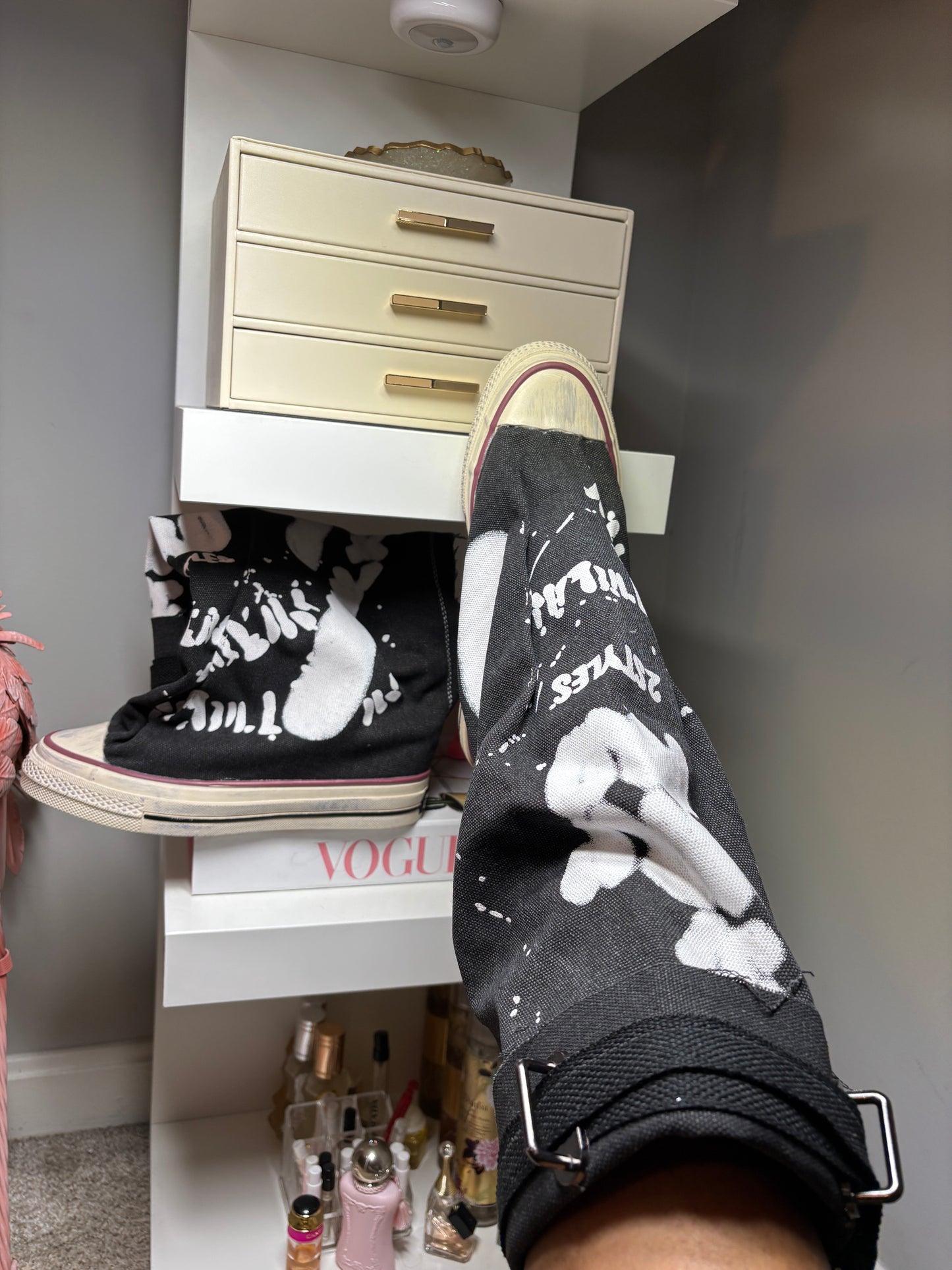 Graffiti canvas boots