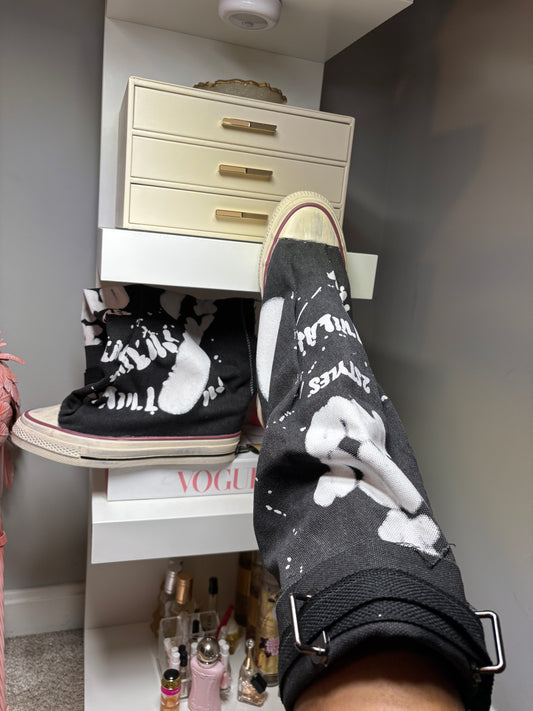 Graffiti canvas boots